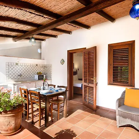 Relais Le Nereidi Affittacamere 4*